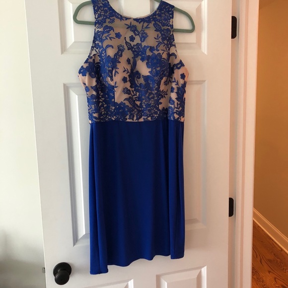 Dress - Picture 1 of 10